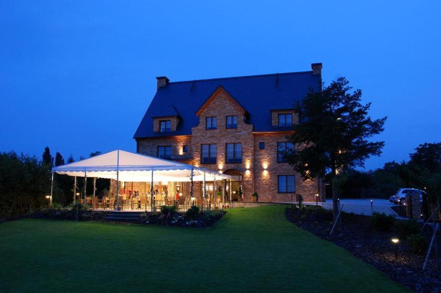 Hotel Villa Romantica Колин Экстерьер фото